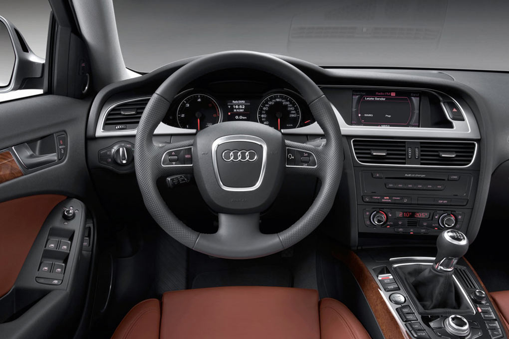 Audi A4 фото интерьер